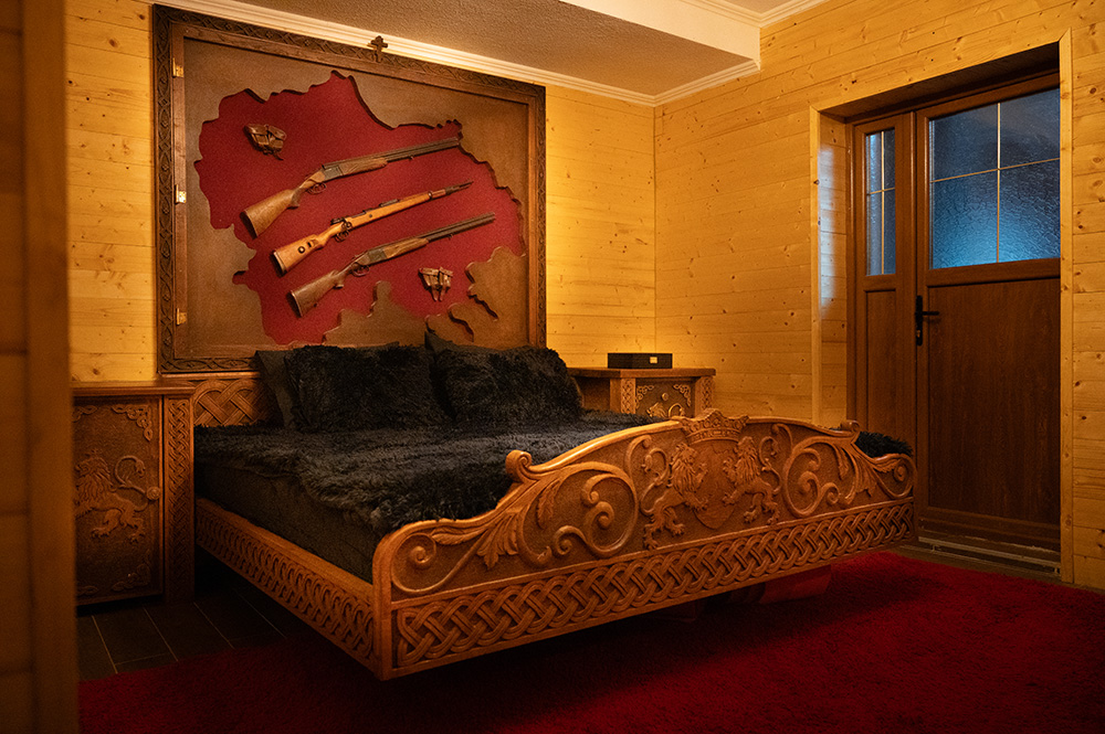 KOMITSKI KONAK SMESTIVANJE